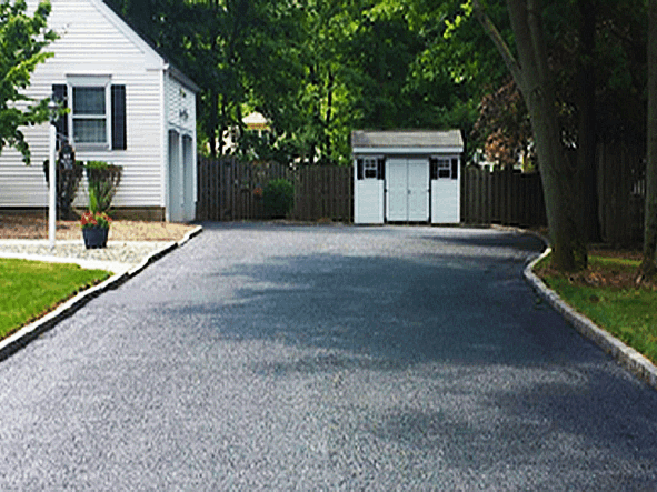 Sealcoating Driveways and parking lots